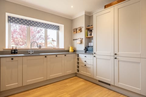 Ground floor: Kitchen