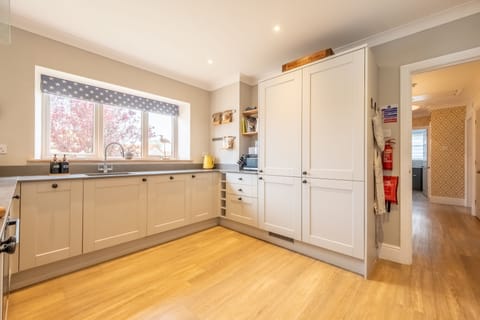 Ground floor: Kitchen