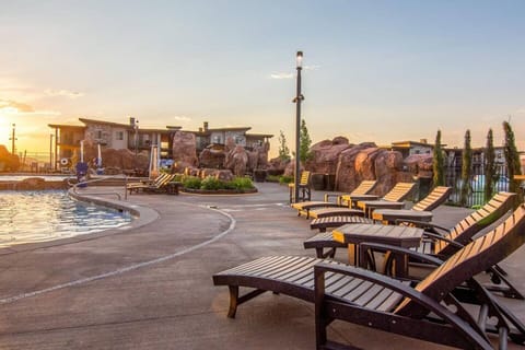 Relax poolside and taken in the Moab sky