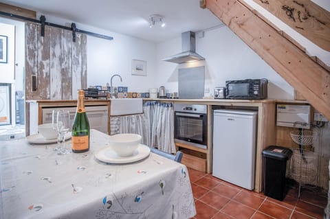 Soap Barn - 1 Bedroom Cottage - Manorbier (19544)