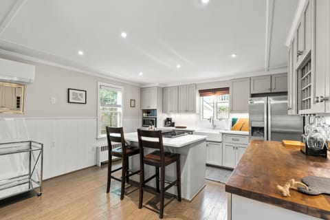 Explore our kitchen, where culinary dreams come true with effortless cooking.