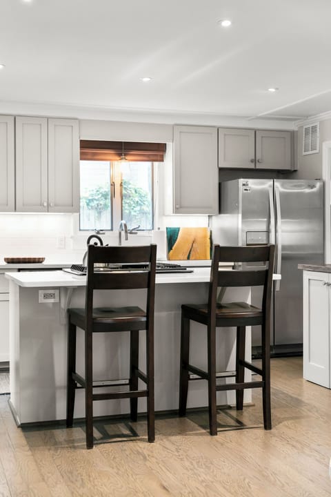 Cocktails at the counter!