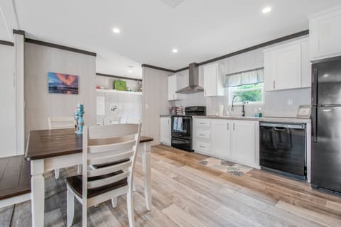 Dining/Kitchen