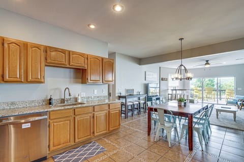 Kitchen | 1st Level | Cooking Basics | Drip & Keurig Coffee Maker | Blender