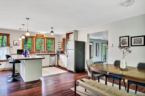 Gigantic open floor plan. Windows all-around for Natural light