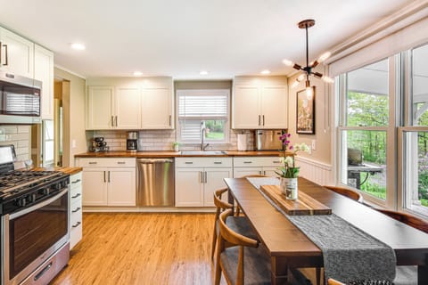 Kitchen & Dining Area | Cuisinart Drip Coffee Maker | Dishwasher