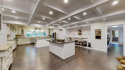 2 island kitchen with breakfast nook. 