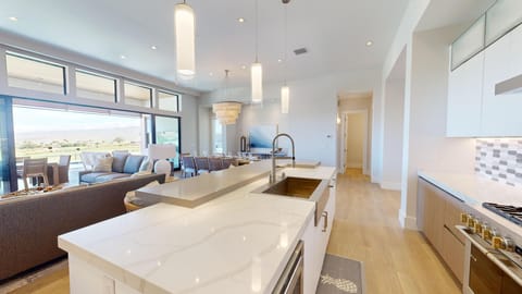 Plenty of space for preparing delicious island inspired heals