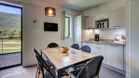 Make a tasty meal in your own kitchen!