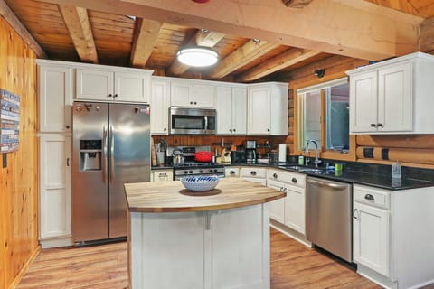 Fully-equipped kitchen