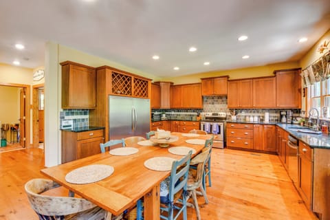 Dining Area | 1st Floor | Dishware/Flatware