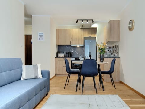 Dining Area - Book Now With RENTUJEMY.COM