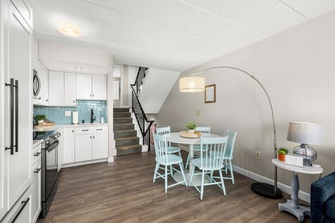 Main Level,Dining Area,
