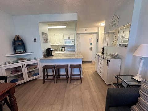 Family Room area looking into kitchen