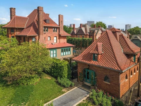 The Circus House and its Carriage House