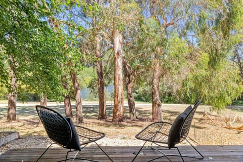 Your front-row seat to the beautiful Lake Daylesford