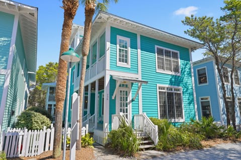 WELCOME TO MOON TOWER IN SEASIDE, FLORIDA!