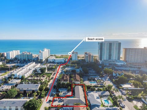 Location is just a few minute walk to beach! Close to everything!