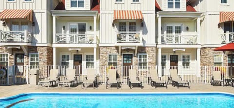 Nantucket 5 Bdrm Beach House at Lake Street
