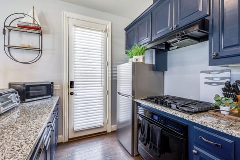 Refrigerator/freezer, stove/vent, oven. Pantry has appliances/cooking essentials
