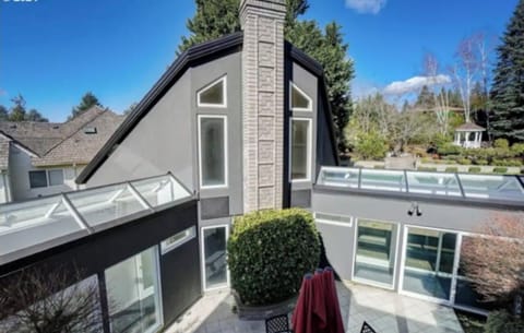 Master Bedroom’s Balcony