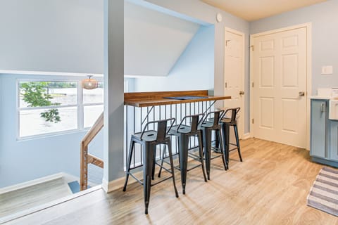 Breakfast Bar | Dishware/Flatware Provided | 2nd Floor