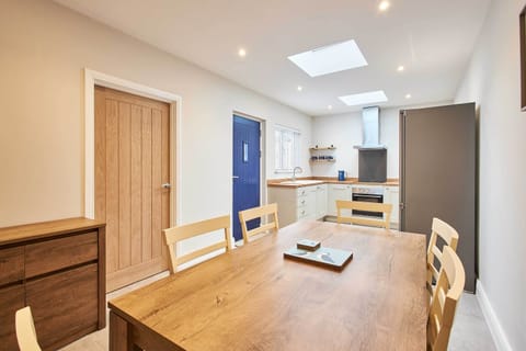 Porter Cottage, Alnwick - Host & Stay