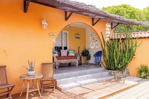 outdoor-coffee-patio