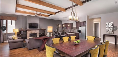 A dinning room with plenty of room to spread out
