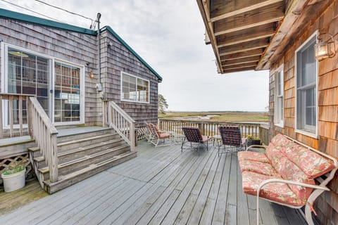 Wells Vacation Rental | 1BR | 1BA | 1,250 Sq Ft | Stairs Required to Enter