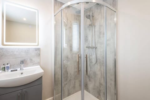 Clifton Studio 4, Darlington - Host & Stay