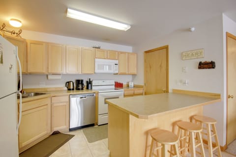 Kitchen | Free WiFi | Central Heat | Single-Story Unit