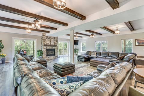 Wisconsin Dells Vacation Rental | 8BR | 10BA | Stairs Required | 8,600 Sq Ft
