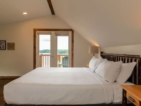 Wake up to lake views from your cozy king bed.