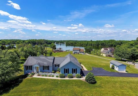 Amazing Lake Views from Home and Deck!