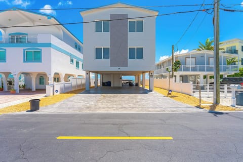 Spacious exterior with capacity for 4 parked cars