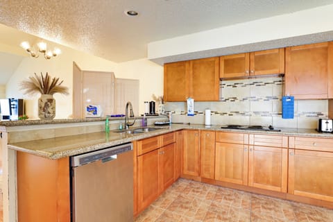 Kitchen | Trash Bags/Paper Towels