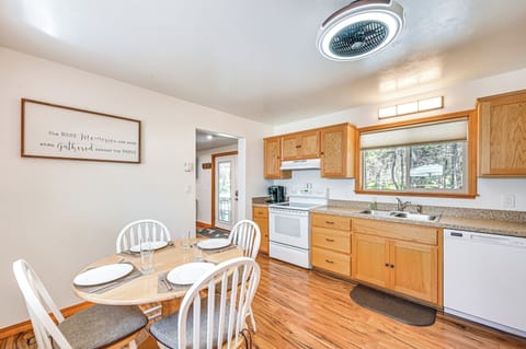 Kitchen | Trash Bags/Paper Towels