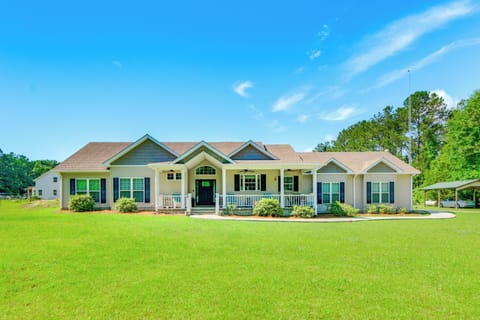 Abbeville Vacation Rental | 3BR | 2.5BA | 2,000 Sq Ft | 3 Steps Required