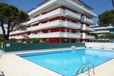 Holiday Home Swimming Pool