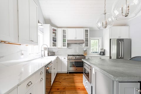 Modern kitchen, fully equipped