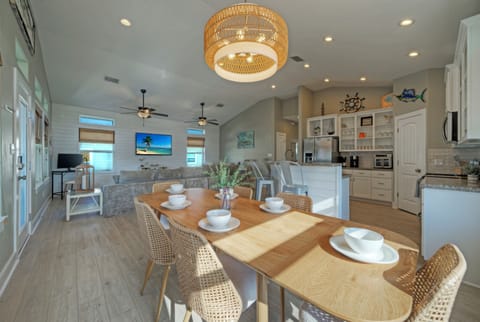 Perfect setting for a family dinner.