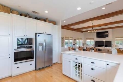Kitchen with stainless steel appliances 