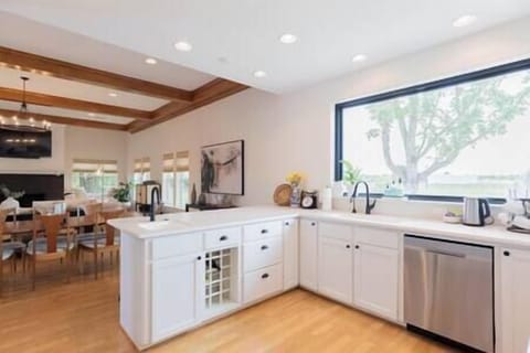 Kitchen w/ picture window