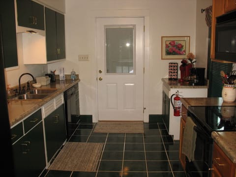 Fully equipped kitchen!