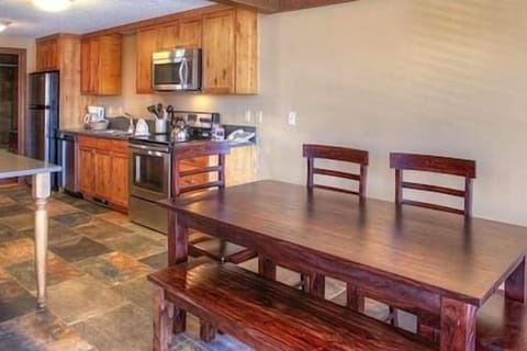 3 Suite at Gold Point Resort | Dining Area