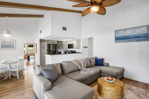 Living Room - Comfortable Sectional