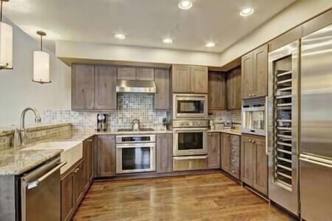 3-Bedroom at One Ski Hill Place kitchen