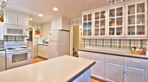 McRae House Kitchen - McRae House kitchen