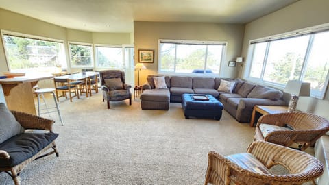 Anderson Trail House Living and Dining Areas - Anderson Trail House living and dining areas.